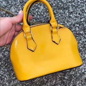 Mustard yellow mini purse 💛